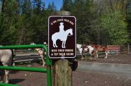 A sign at the stable 