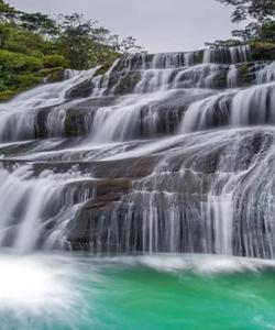 Cascade waterfall 